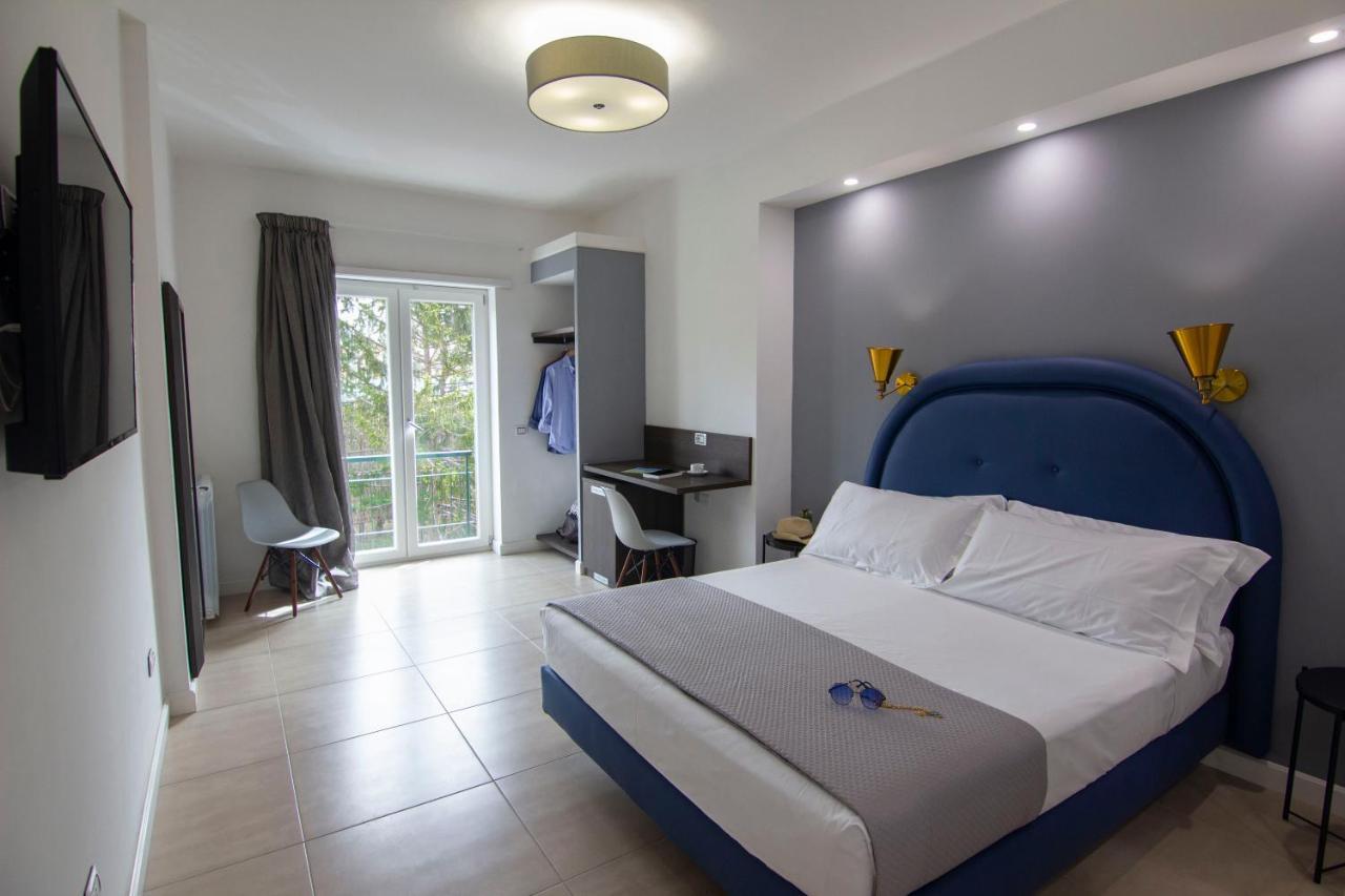 Mako Sorrento Suites Экстерьер фото